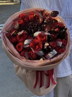 "Red Velvet" Signature Bouquet