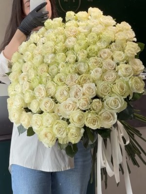 101 Біла троянда "Мондіаль"90 см