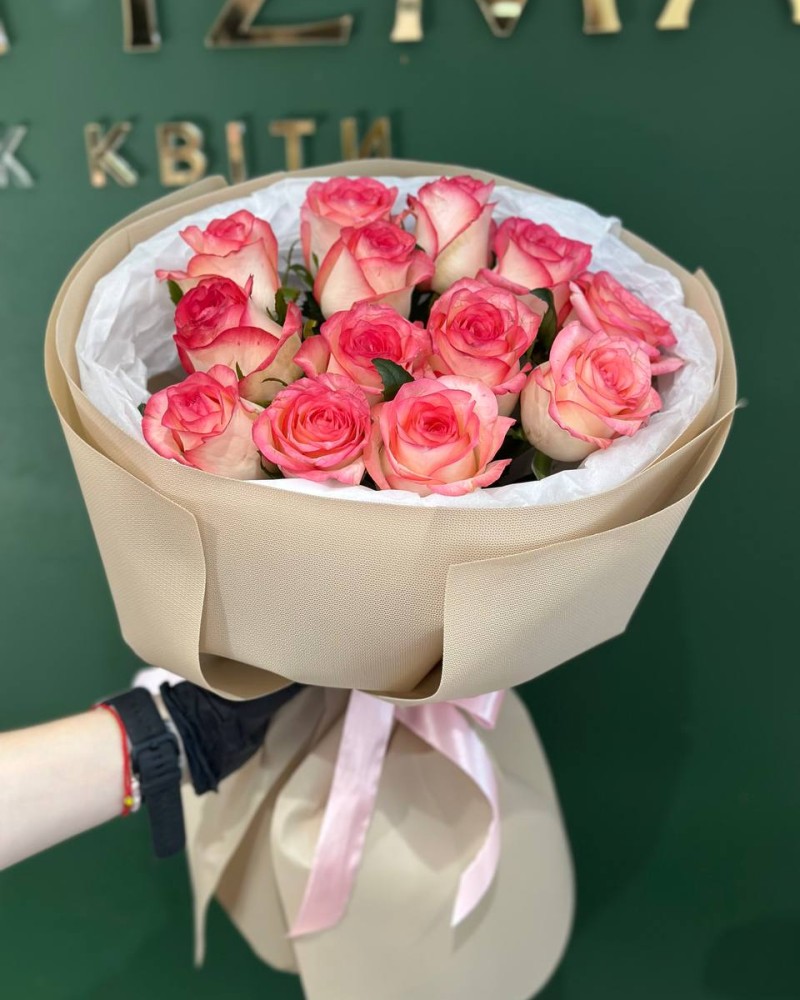 Bouquet of 13 roses "Jumilii" №2