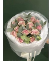 Bouquet "13 pink athena roses and Eucalyptus"
