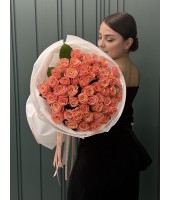 Bouquet of 51 roses Miss Piggy