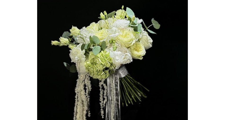 Wedding Bouquet: How to Choose Flowers for the Bride’s Look