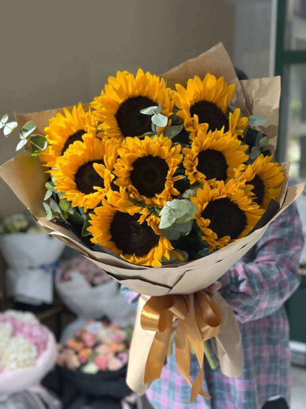 Bouquet of 9 sunflowers "Sunny mood" | Floroom