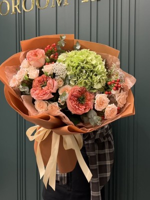 "Warm Accent" Signature Bouquet
