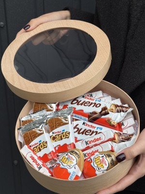 "Kinder Love" Gift Box