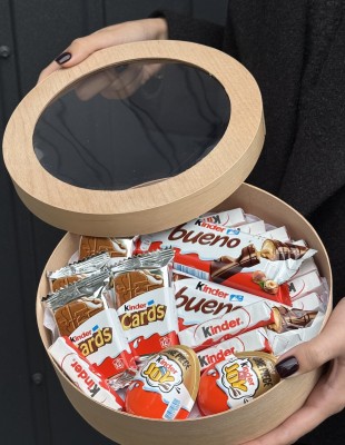 "Kinder Love" Gift Box