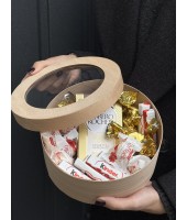 Gift box "Sweet Gold" Ferrero Rocher, Raffaello and Kinder