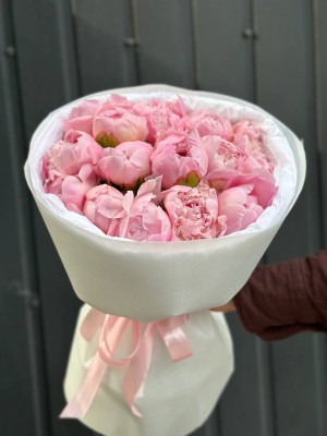 Bouquet of 15 pink peonies