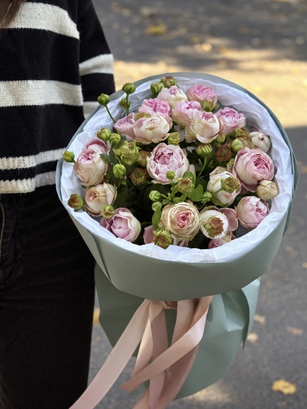 "Tenderness in Every Bud" Bouquet | Floroom