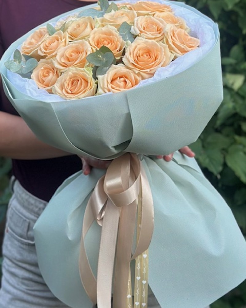 Bouquet of 17 roses Peach Avalanche and Eucalyptus  at Floroom