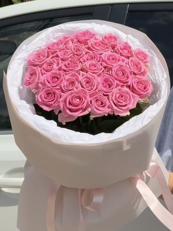 Bouquet of 27 pink roses in Izmail