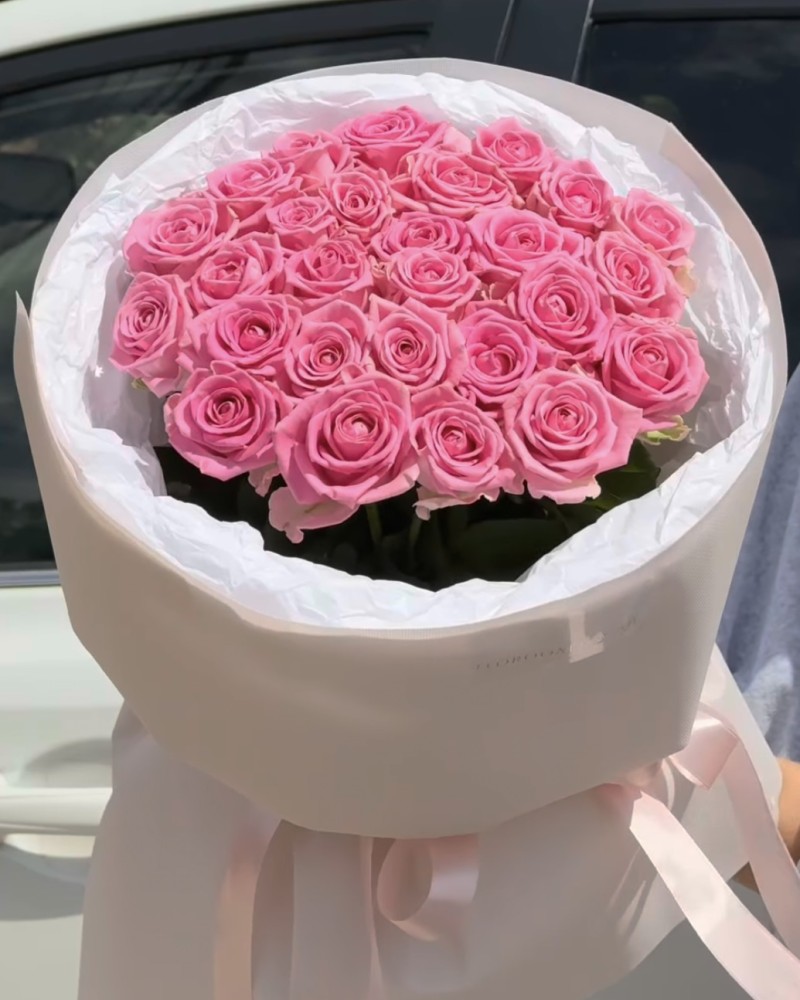 Bouquet of 27 pink roses in Izmail