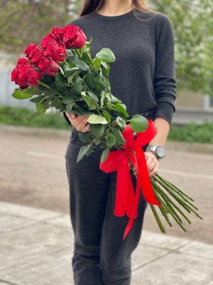 15 червоних троянд 110 см