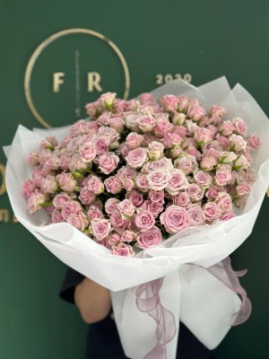 Bouquet of bush roses Leila
