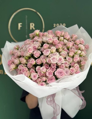 Bouquet of bush roses Leila